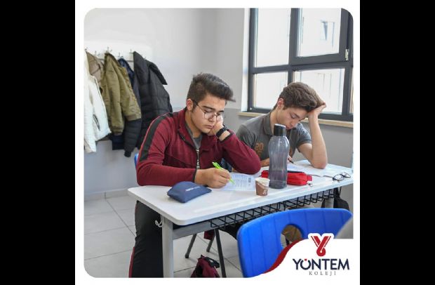 12. sınıflarımız YKS'ye yoğun bir şekilde çalışıyor.