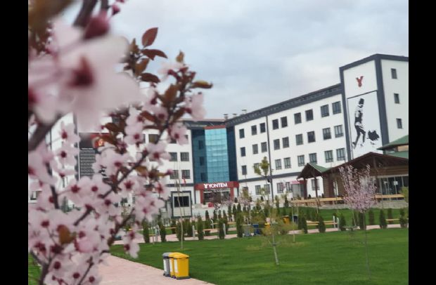 Yöntem Kolejinde tüm çiçekler açtı ama dünyanın en  güzel çiçeğini,  yani 