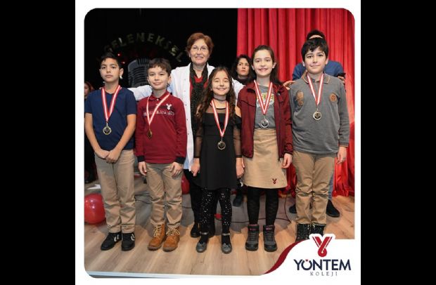 Matematik Olimpiyatları'nda dereceye giren öğrencilerimiz madalyalarını aldı.