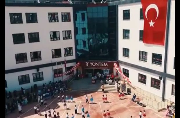Yöntem Kolejinde 23 Nisan Etkinlikleri renkli ve coşkulu bir şekilde yapıldı. 