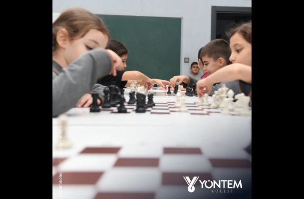 Yöntem Kolejinde Geleneksel Cumhuriyet Satranç Turnuvaları Düzenlendi