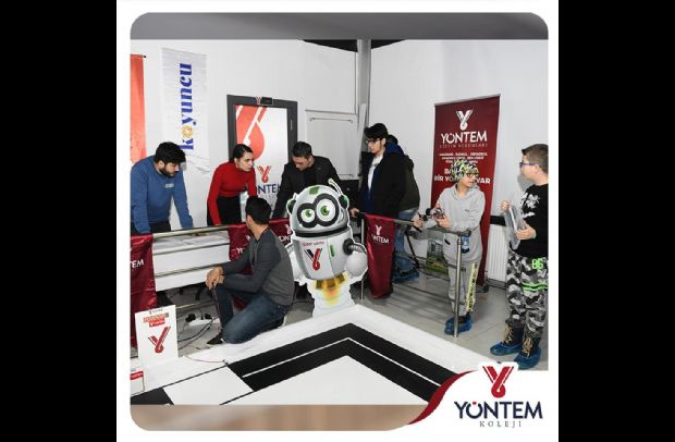 Yöntem Koleji Robotlar Ligi nefes kesen mücadelelerle devam ediyor.