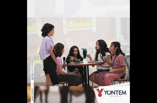 İngilizce ve Almanca Yıl Sonu Gösterisi büyük beğeni aldı.
